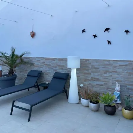 Blue Moon بيت ضيافة