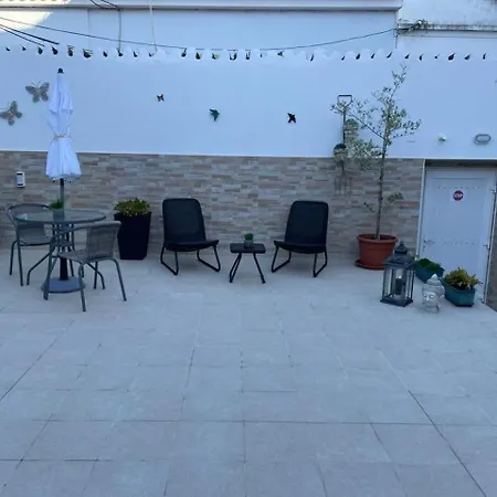 Blue Moon لاغوس