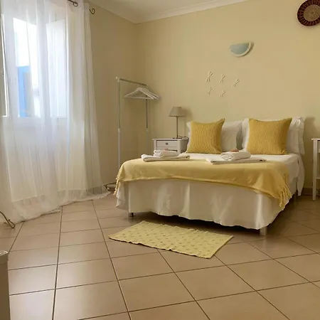 Blue Moon Guest house *